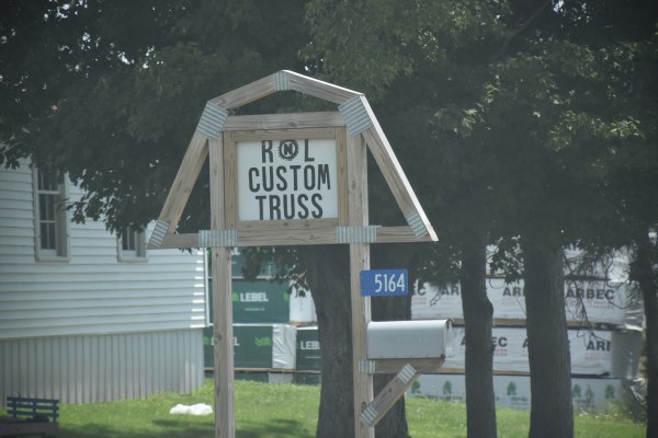 R n L Custom Trusses Sign