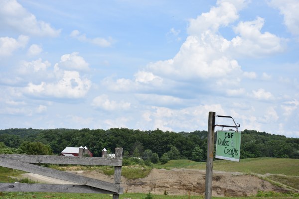 Quilts and crafts sign along NYs Amish Trail