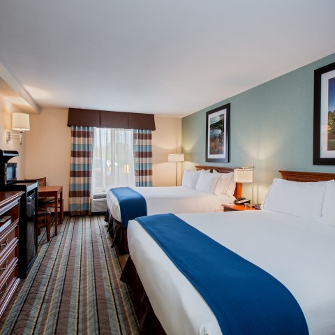 Nonsmoking Room with Two Queen Beds 